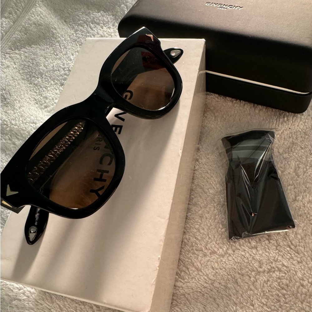 Brand New Givenchy sunglasses!